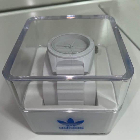 Watch - Picture 3 of 3